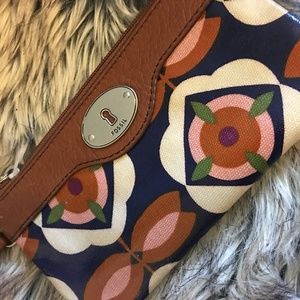 Fossil Key-Per Wristlet